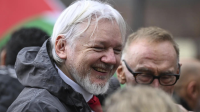 Free Palestine protest: WikiLeaks’ Julian Assange joins thousands in march across Sydney Harbour Bridge -  Zohran Mamdani shares video