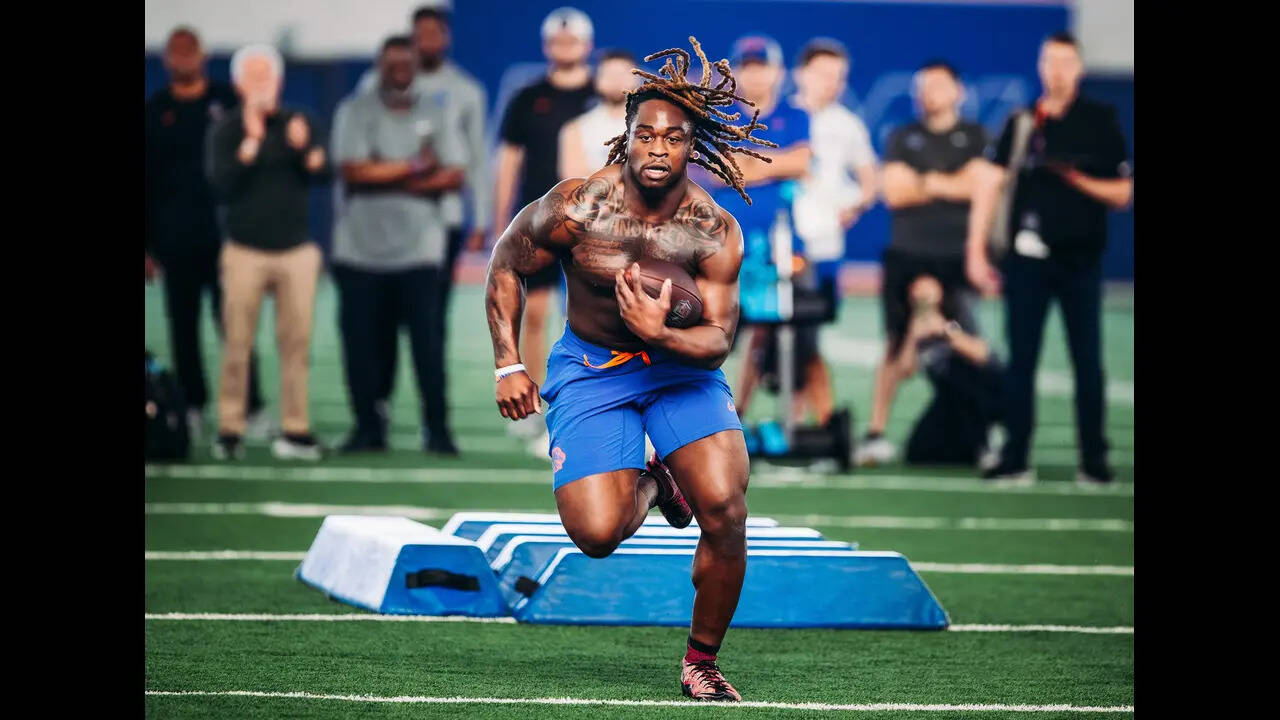 Raiders rookie Ashton Jeanty tours $12.5M mansion with massive 18‑car garage | NFL News - Times of India