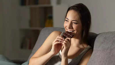 From flaxseeds to dark chocolate: 8 foods that influence female hormones