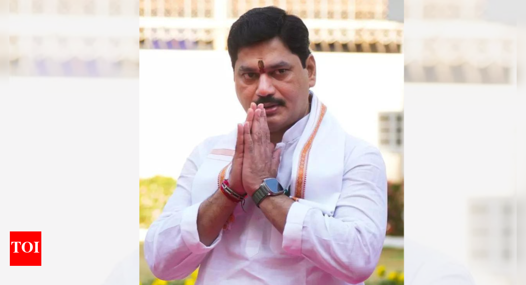 Four months on, ex-minister Dhananjay Munde yet to vacate official bungalow
