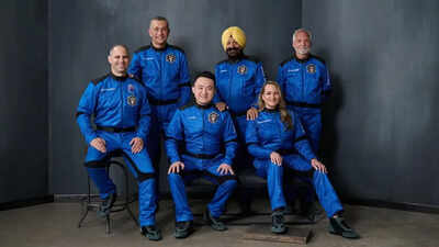 Jeff Bezos' Blue Origin sends 80‑year‑old Indian businessman and others into space