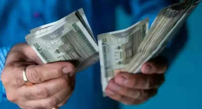 Rupee plunges to record low of 87.67/$ amid tariff turmoil