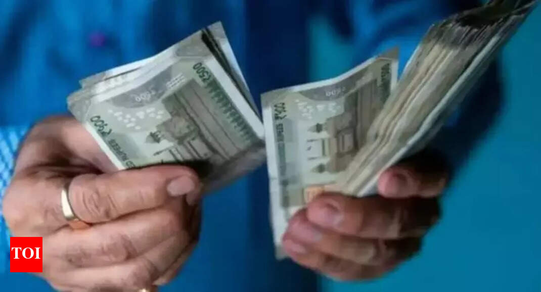 Rupee plunges to record low of 87.67/$ amid tariff turmoil