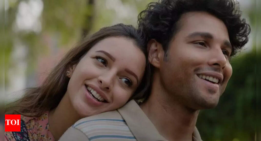 Dhadak 2 Full Movie Collecction: ‘Dhadak 2’ Box Office collection day 4: Siddhant Chaturvedi-Triptii Dimri’s film earns just Rs 1.4 crore on Monday; faces heat from ‘Mahavatar Narsimha’ and Ajay Devgn’s ‘Son of Sardaar 2’ | – Times of India