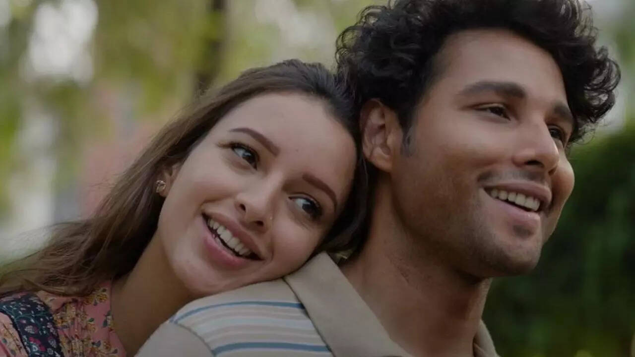 Dhadak 2 Box Office collection day 4: Siddhant Chaturvedi-Triptii Dimris  film earns just Rs 1.4 crore on Monday; faces heat from Mahavatar  Narsimha and Ajay Devgns Son of Sardaar 2 | Hindi Movie News - Times of  India