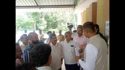 Farmers protest against elephant menace, submit memorandum