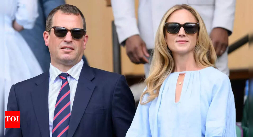 Queen Elizabeth's grandson Peter Phillips chooses a ring with family history as he proposes to Harriet Sperling