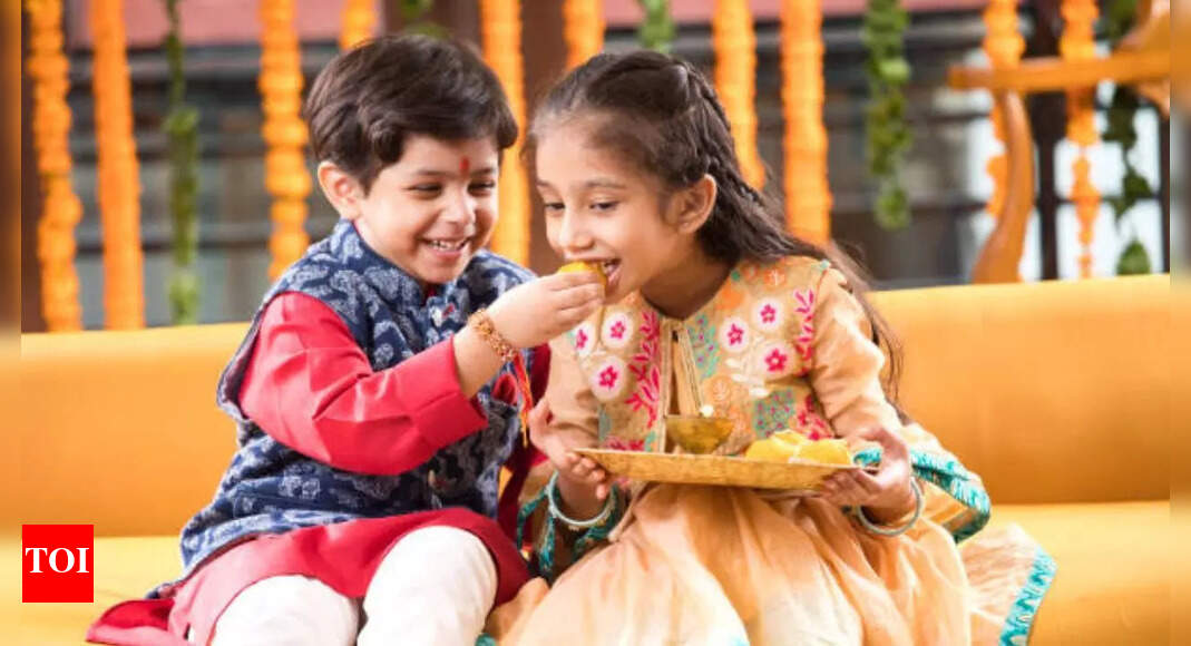Happy Raksha Bandhan: 20+ Wishes, Messages, Quotes, Images, Facebook & WhatsApp status