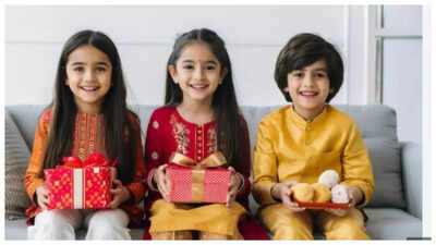 தொலைந்து போன உணர்விலிருந்து பீஸ்மேக்கர் விளையாடுவது வரை: 5 விஷயங்கள் நடுத்தர குழந்தை மட்டுமே கடந்து செல்கின்றன