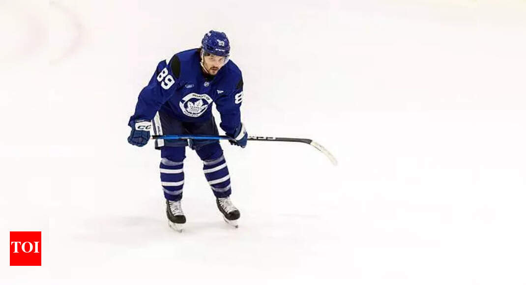 Maple Leafs' playoff gamble: Nick Robertson stays; Auston Matthews eyes deeper NHL run