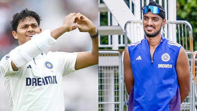 Arshdeep Singh mimics fan's 'Jaiswal' chant in girly voice, Yashasvi Jaiswal can't stop laughing - WATCH