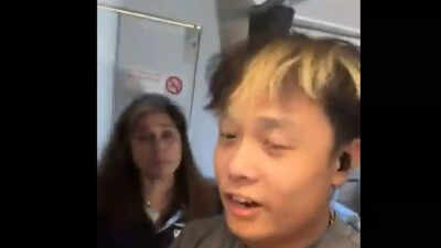 'I have 25,000 followers': Peter Nguyen threatens American Airlines air hostess after she catches him vaping in toilet