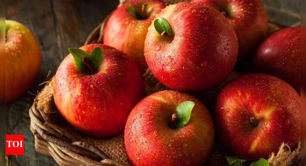 Eating 2 apples daily help you fight fatty liver, colon cancer and heart diseases: Gastroenterologist reveals |