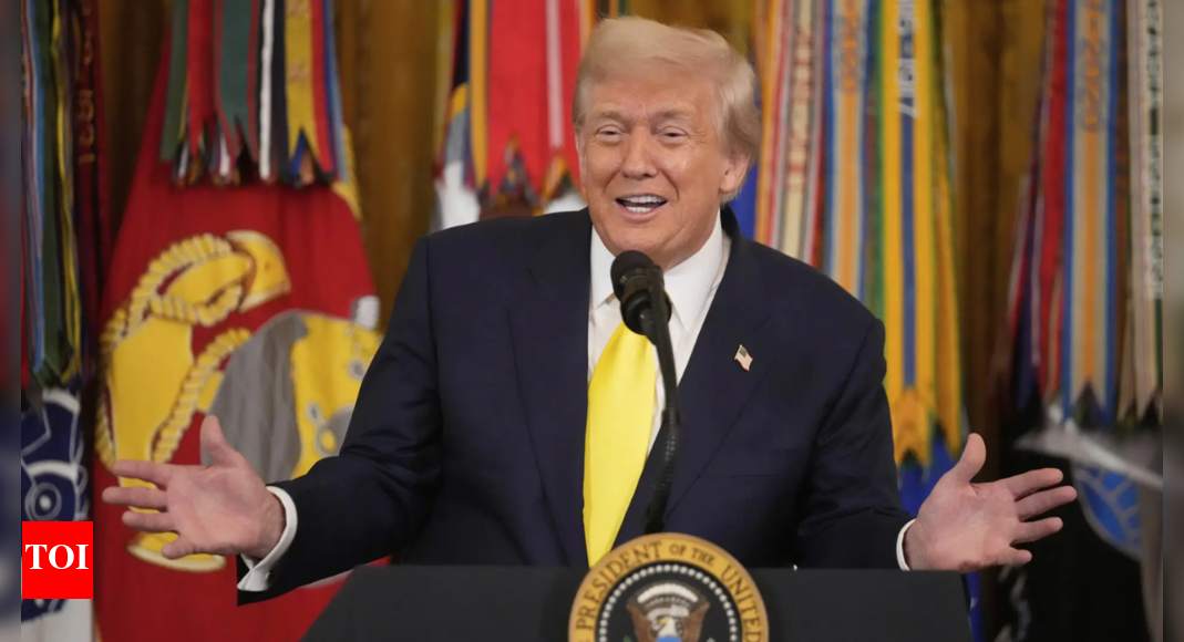 Trump honors nearly 100 Purple Hear recipients at White House; pays tribute wounded veterans, service members who gave medals after 2024 attack