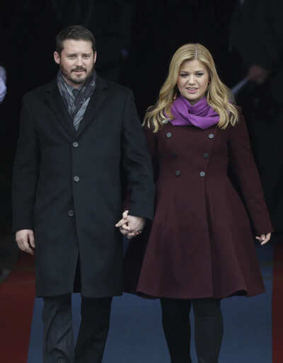 Kelly Clarkson's ex-husband Brandon Blackstock dies at 48 after battle with cancer
