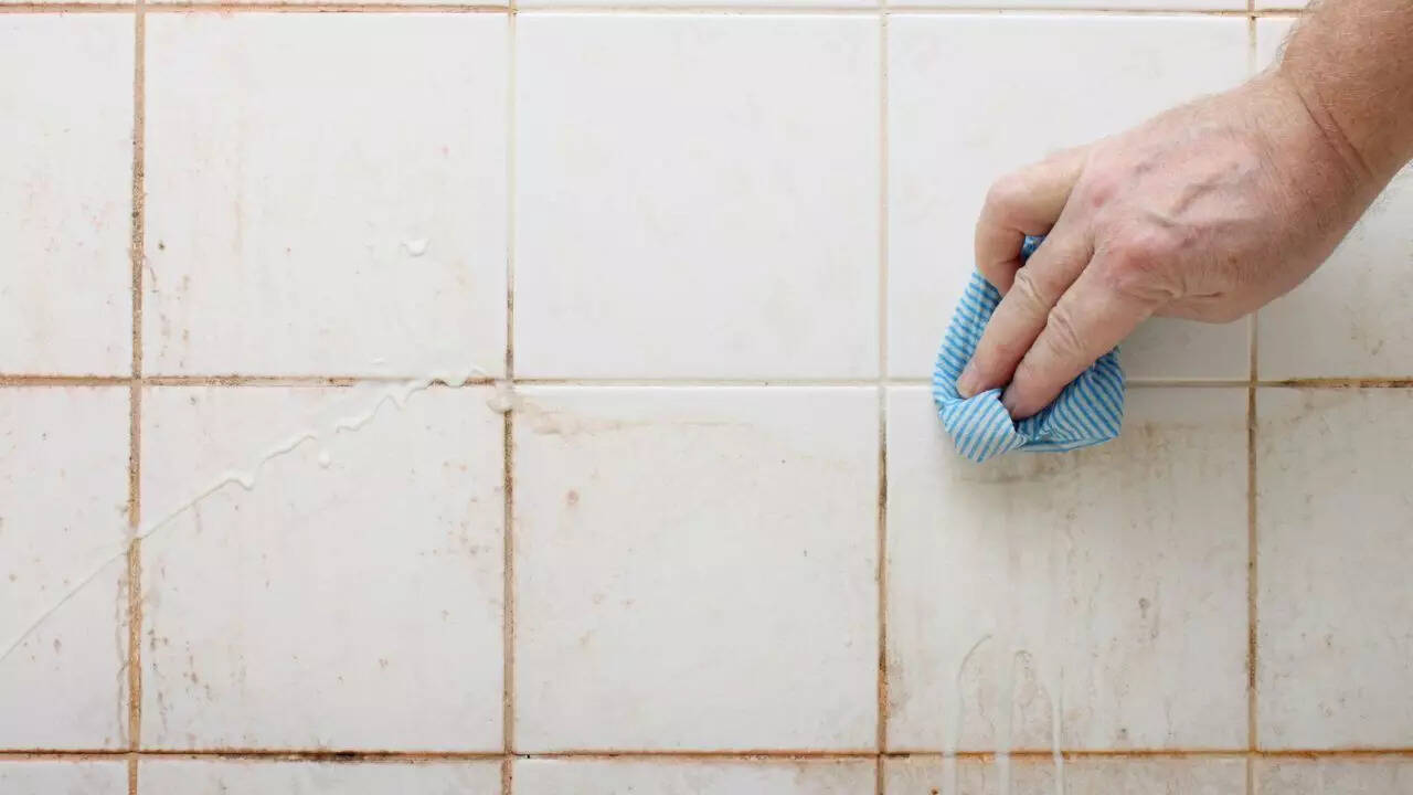 How to Mop Kitchen Tile: Expert Tips for a Sparkling Clean Floor