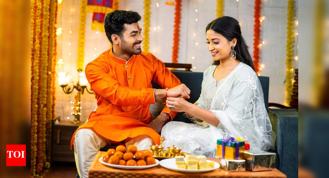 Raksha Bandhan 2025: Wishes, Messages, Quotes, Images to Celebrate Siblinghood