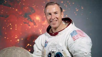  What did the Apollo 13 commander die of?