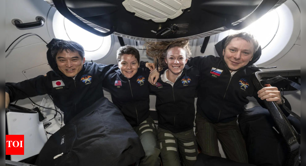 SpaceX splashdown as ISS astronauts return after 5 months