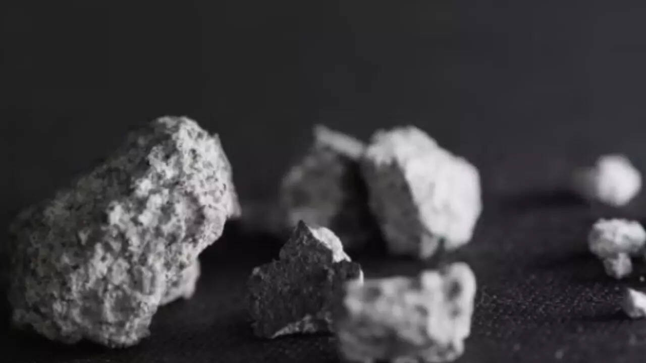 4.56-billion-year-old McDonough meteorite older than Earth crashes into  Georgia home; stuns scientists | - The Times of India