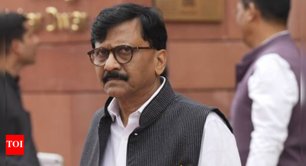 'Guaranteed win through EVMs': Raut echoes '160 seats' claim; 'men approached Uddhav twice'