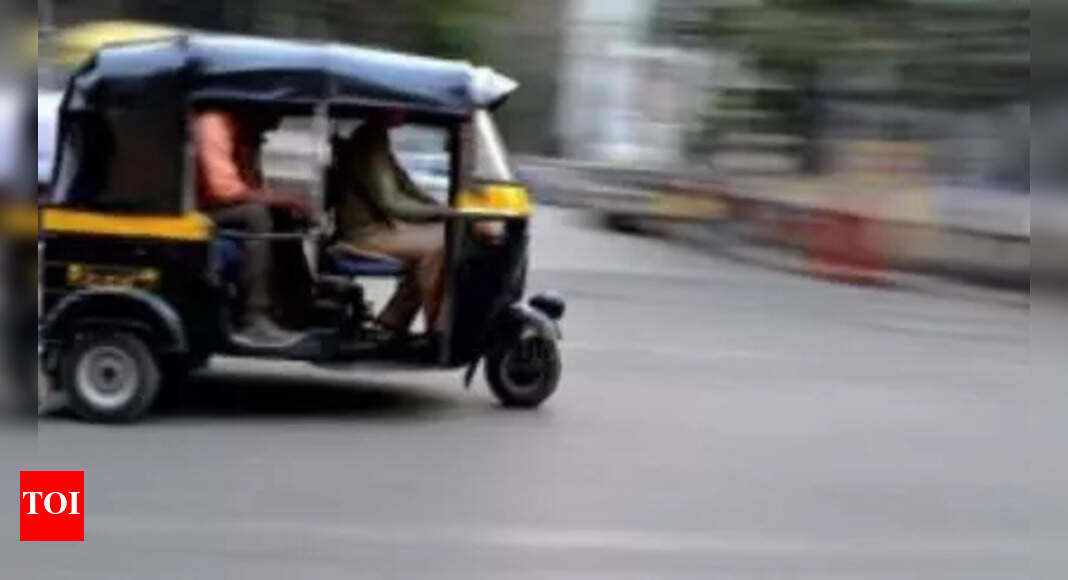 Philanthropist gifts woman driver auto on Raksha Bandhan | Mumbai News ...