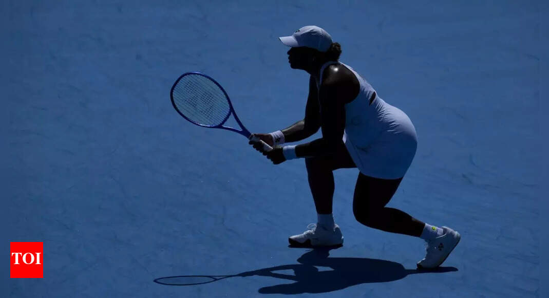 Watch: Cincinnati Open suspended due to power failure, generator catches fire