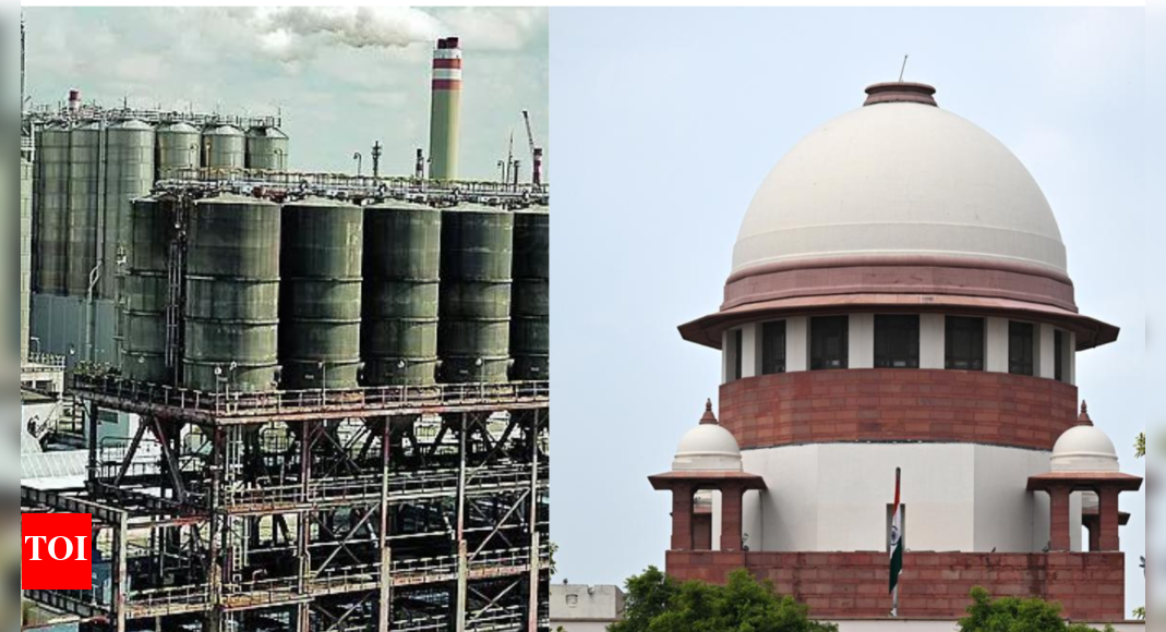 Evening news wrap: Pak threatens to target Jamnagar refinery; SC backs EC's 'Aadhaar not conclusive proof' stand; & more news
