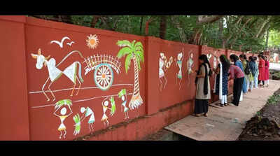 Paintings on compound walls depict Dharwad’s rich heritage
