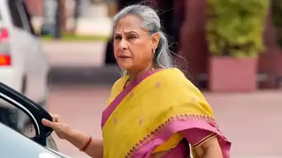  ‘Tam tamati hui bahar nikal gayi...’
