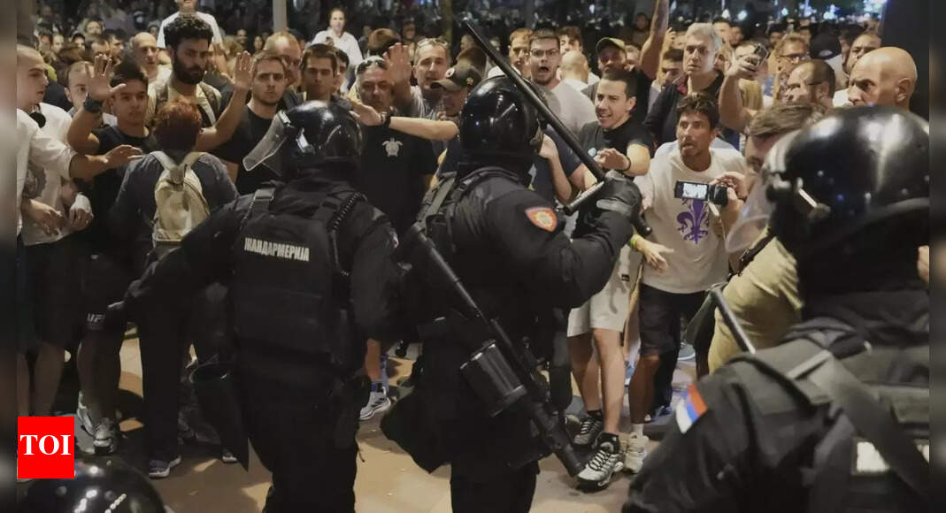 Serbia protest: Anti-government unrest escalates for third night of clashes — see video