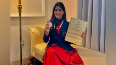  Manu Bhaker marks Independence Day with violin tribute to the national anthem