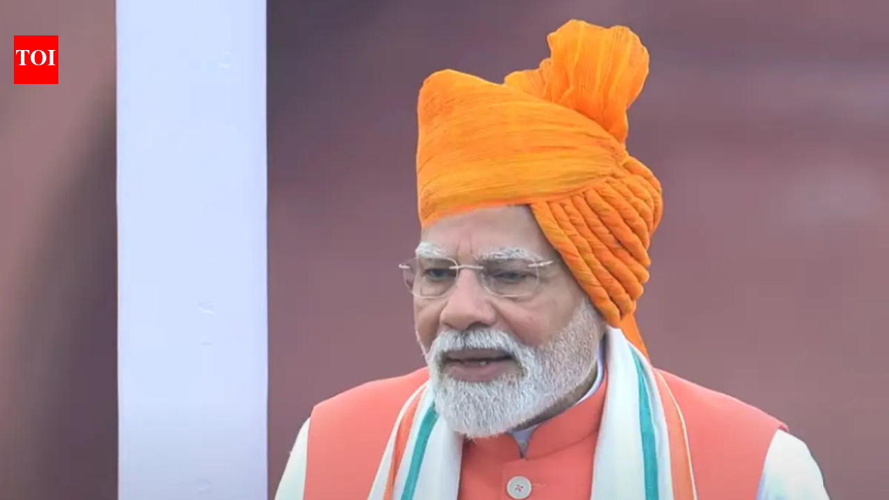 Independence Day: PM Modi's iconic turban looks at Red Fort since 2014 ...