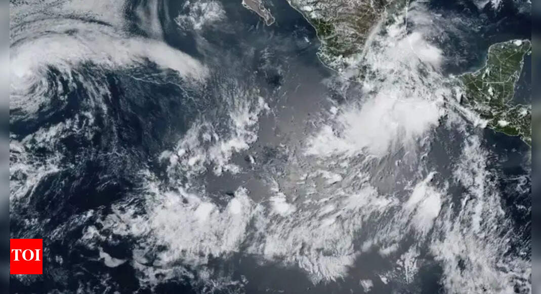 Hurricane warning: Will Storm Erin trigger state of emergency in US? areas at risk and what residents need to know