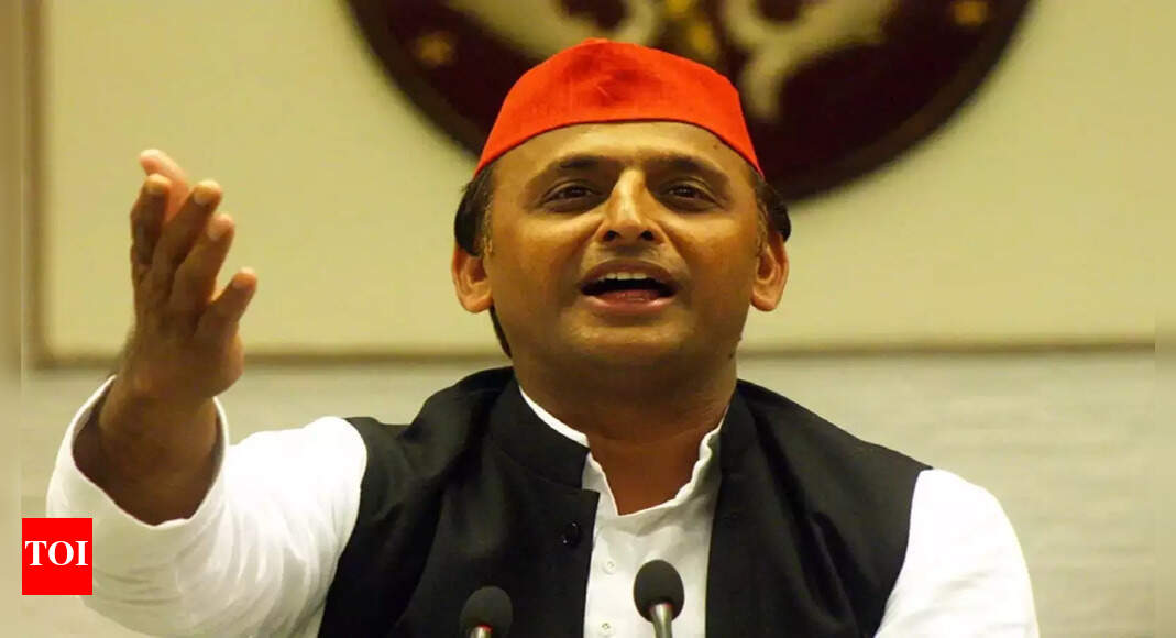 <div>Independence Day speech: Akhilesh Yadav takes aim at RSS, BJP over PM Modi’s praise and ‘Swadeshi’ call; says, 'Sanghi-saathi' should thank British on completing 100 years</div>