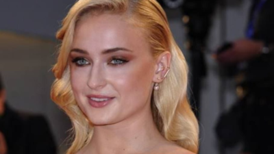  Actress recalls how her simple wave led to a celebrity couple’s breakup- Read more