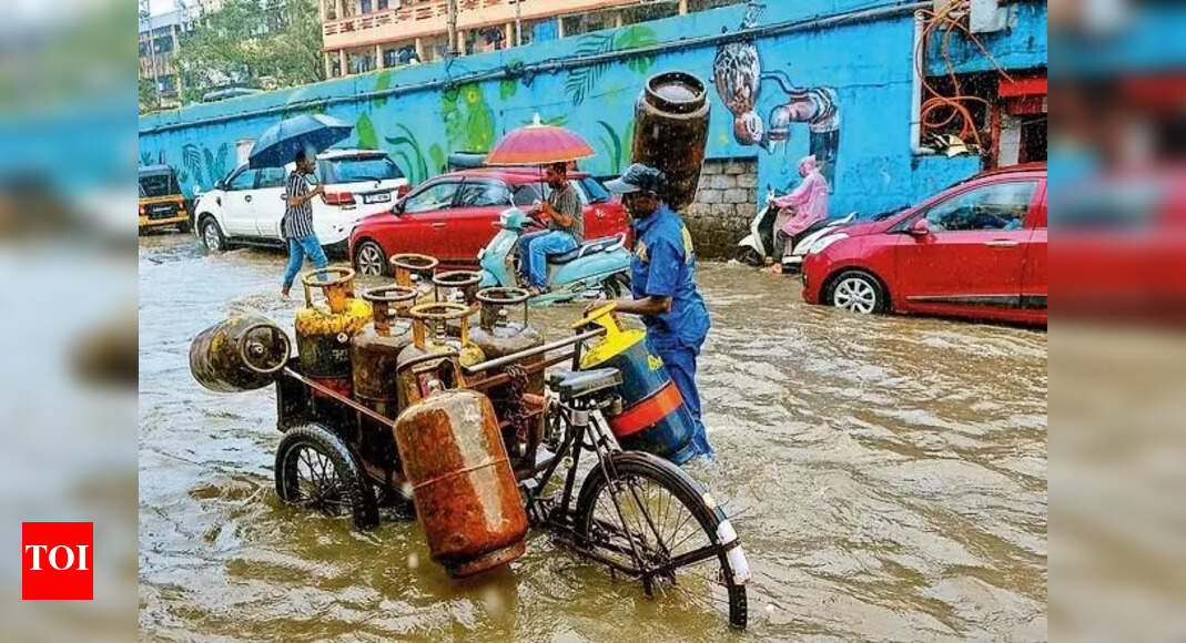 Mumbai Suburbs Experience Intense Rainfall, Third Highest in 13 Years