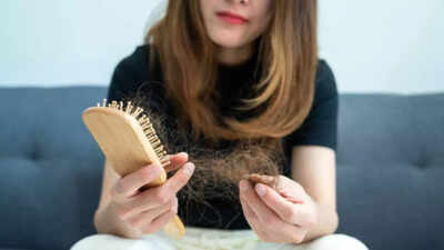 5 ways to naturally reduce hair loss without drugs or supplements