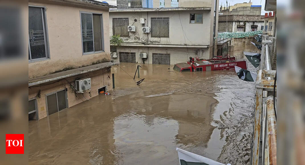 Pakistan monsoon floods death toll rises; climate change blame cited