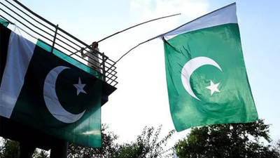  Ex-diplomat slams Pakistan; says Islamabad glorifying terrorists on I-Day