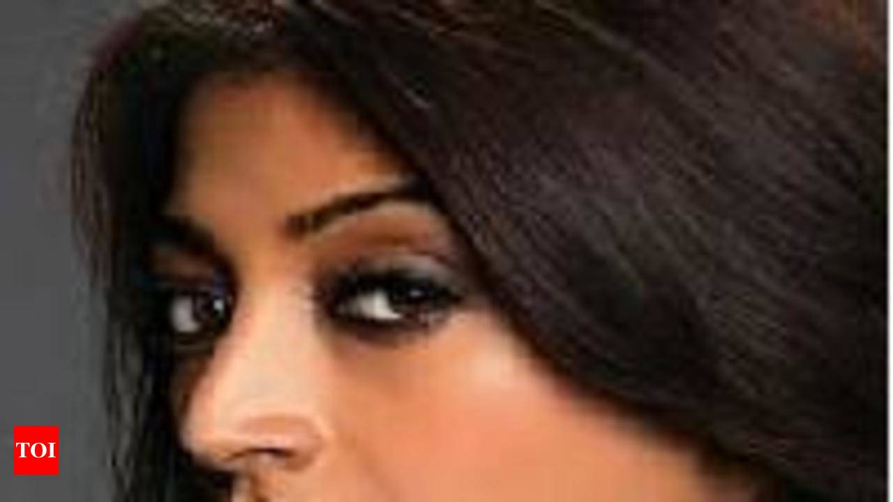 Paoli Dam said she would stand naked before camera | Hindi Movie News -  Times of India