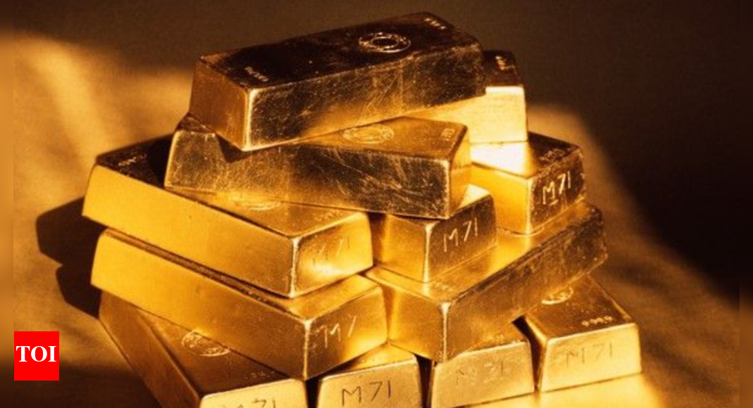 Gold outlook: Yellow metal prices may consolidate next week, traders eye Fed signals and global data cues – Times of India