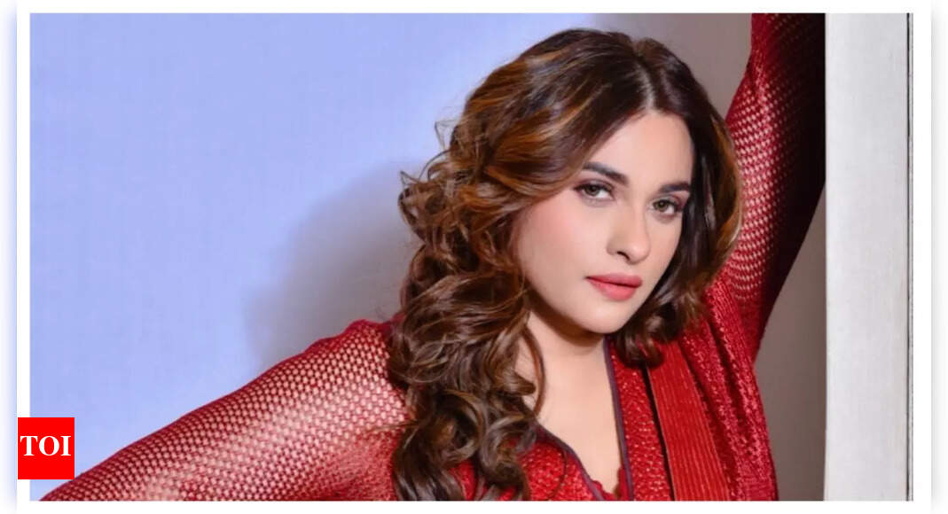 Shraddha Pandit: Writing, composing and singing is what I want to do all my life