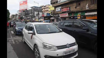 Illegal parking & vendors choke Boring Canal Road | Patna News - Times ...