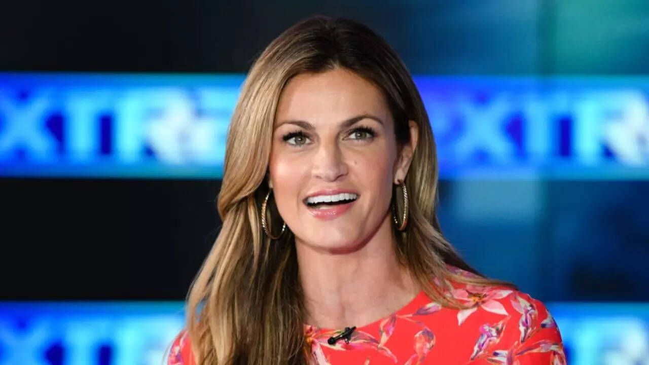 Erin Andrews shows off flawless offseason style in black dress while  enjoying vacation with two-time NHL champion husband Jarret Stoll | NFL  News - Times of India