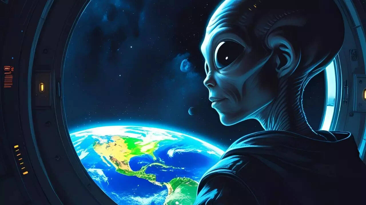 Harvard scientists believe an alien spacecraft could be approaching Earth  soon, here's why | - The Times of India