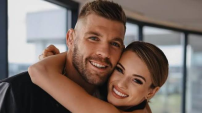 Dricus Du Plessis gets heartfelt support from fiancee Vasti Spiller after UFC 319 loss to Khamzat Chimaev