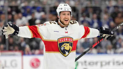 Former Panthers star urges Team Canada to add him with Sidney Crosby and Connor McDavid in 4 Nations