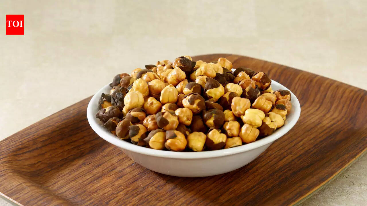 5 power-packed foods to pair with roasted chana for healthy snacking