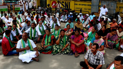Farmers protest move to establish poultry farm in village near Sulur